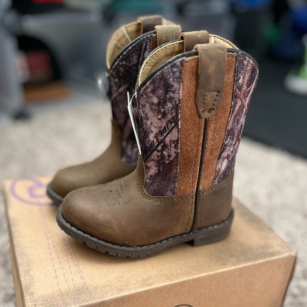 NWT Smoky Mountain Hopalong Cowboy Boots, Size 6, Brown Camo